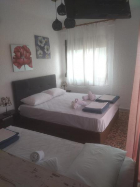PELEKAN rooms and apartments Athina 34